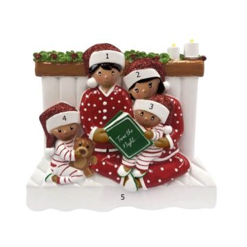 Reading in Bed Family / 4 (Ethnic)
